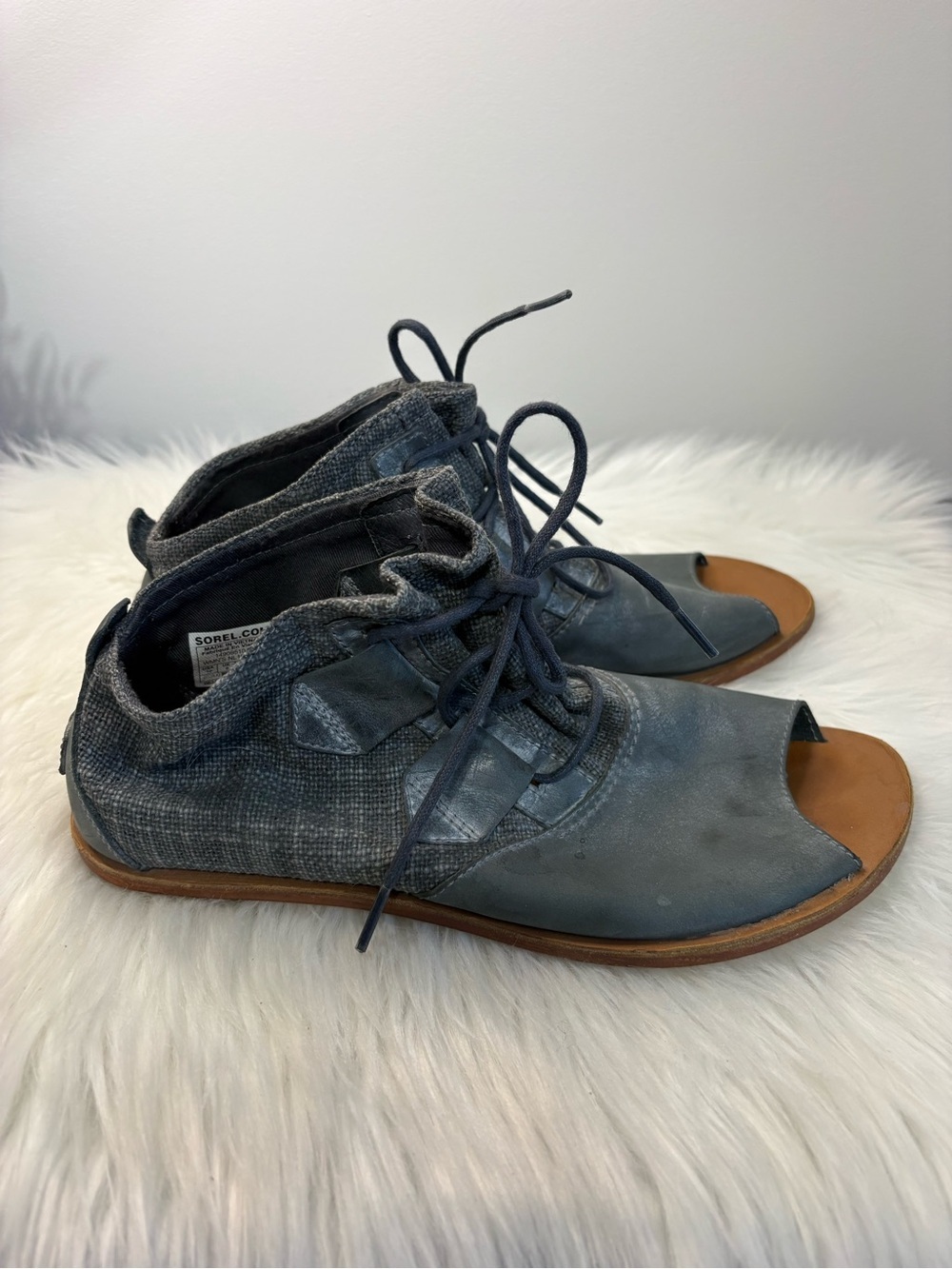 (117)Sorel Lake Boot Perp Toe Lace-Up Sandals in Dusty Blue